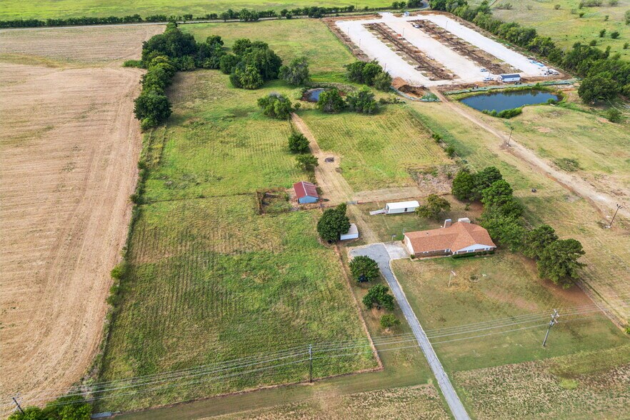 More Photos Of 31092 US Highway 82, Whitesboro Land For Sale