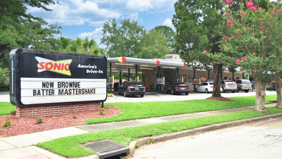 Primary Photo Of 1461 Spring Hill Ave, Mobile Fast Food For Sale