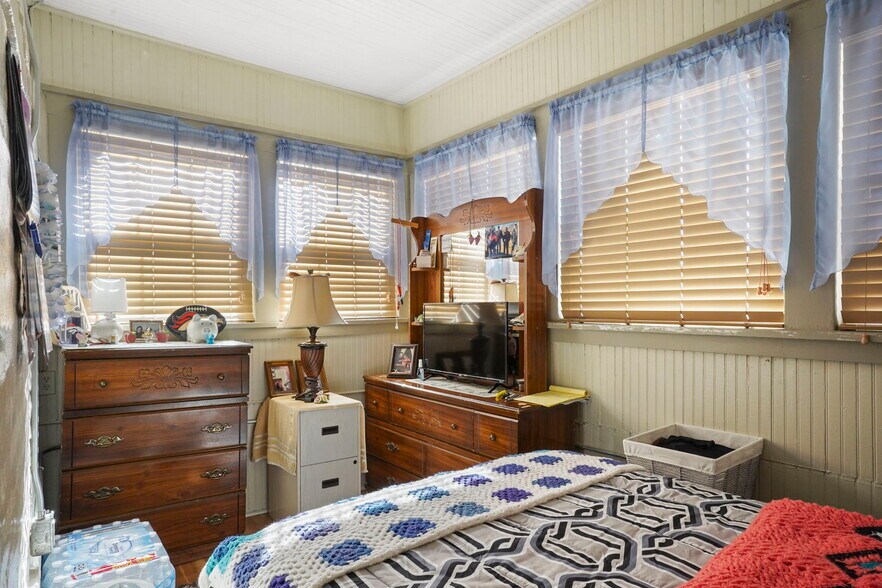 More Photos Of 1000 Carteret Ave, Pueblo Apartments For Sale