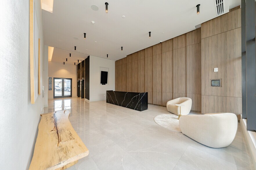 More Photos Of 800 N Federal Hwy, Hallandale Beach Office For Sale