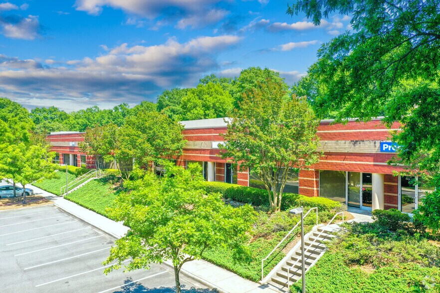 More Photos Of 9129 MONROE Rd, Charlotte Unknown For Lease