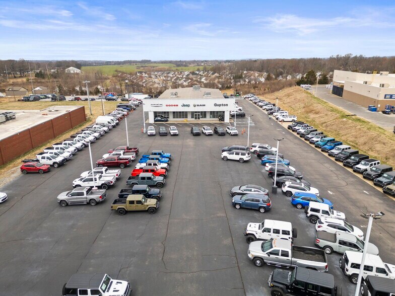 More Photos Of 3450 Tom Austin Hwy, Springfield Auto Dealership For Lease