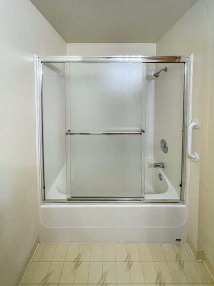 More Photos Of 133-143 Friendship Ave SE, Salem Apartments For Sale