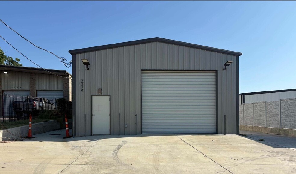 Primary Photo Of 2338 Fort Worth St, Grand Prairie Industrial For Lease