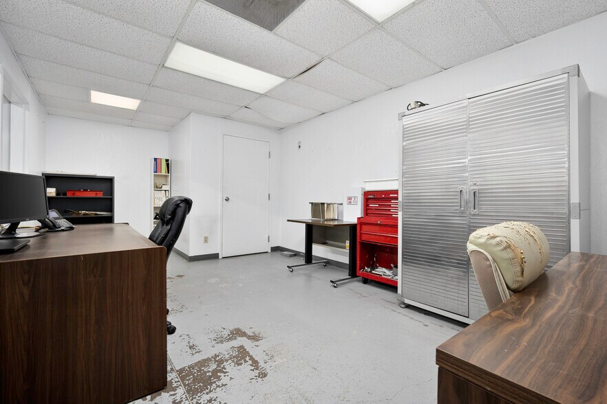 More Photos Of 1820 N Council Rd, Blanchard Food Processing For Sale
