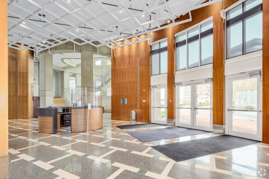 More Photos Of 2000 Duke St, Alexandria Office For Sale