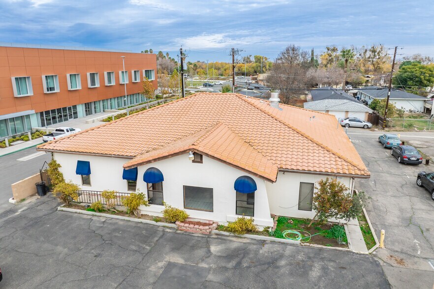 More Photos Of 927 O St, Firebaugh Healthcare For Sale