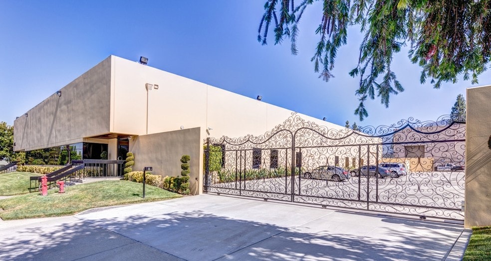 More Photos Of 185 W Chestnut Ave, Monrovia Office For Sale