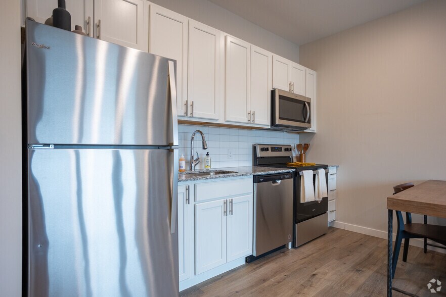 More Photos Of 900 Leonard St NW, Grand Rapids Apartments For Lease
