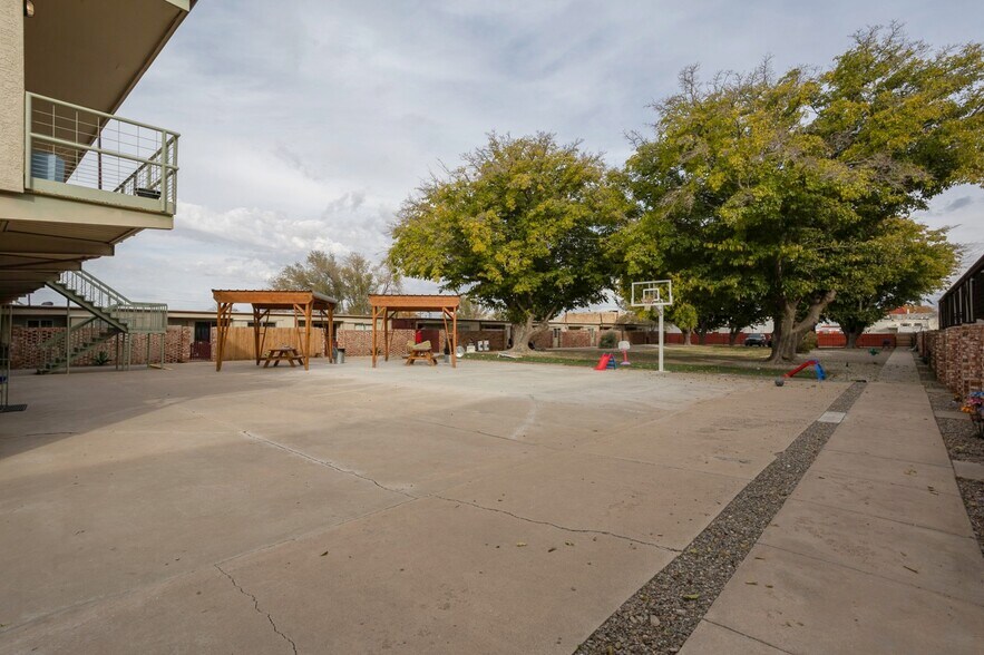 More Photos Of 1800 S Pennsylvania Ave, Roswell Apartments For Sale