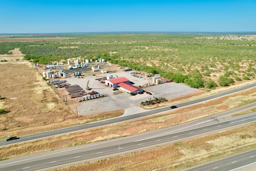 More Photos Of 14800 IH 35, Dilley Industrial For Sale