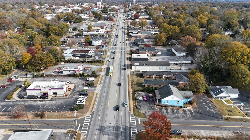 More Photos Of 732 W Taylor St, Griffin General Retail For Sale