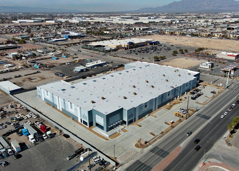 More Photos Of 2327 N Nellis Blvd, Las Vegas Distribution For Lease