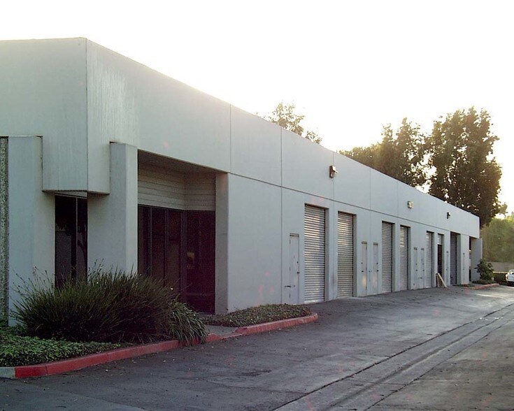 More Photos Of 11602 Knott St, Garden Grove Light Manufacturing For Lease