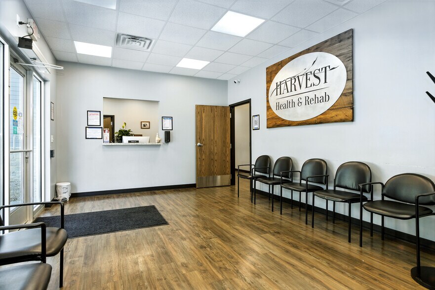 More Photos Of 2221 John Williams Blvd, Bedford Office For Sale