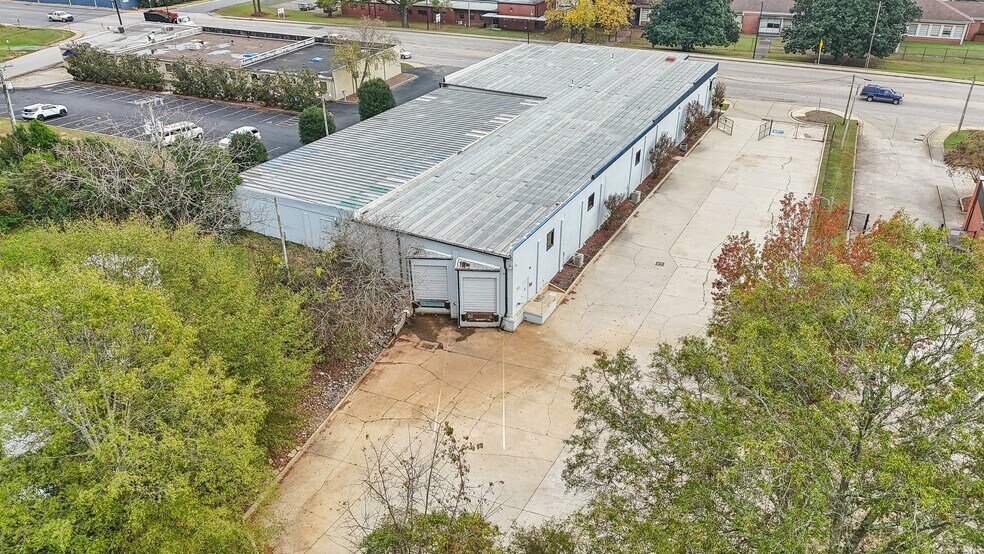 More Photos Of 528 S Cherry Rd, Rock Hill Warehouse For Lease