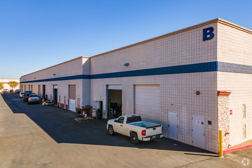 More Photos Of 1050 N Fairway Dr, Avondale Unknown For Lease