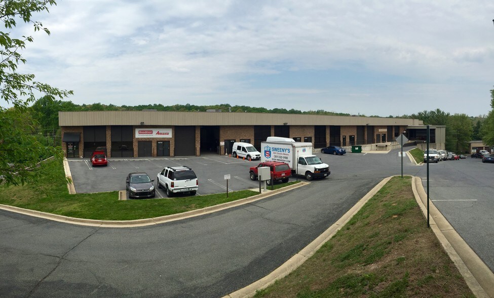More Photos Of 18761 N Frederick Ave, Gaithersburg Light Distribution For Lease