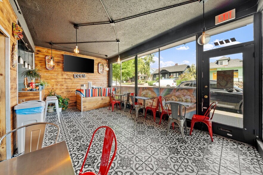 More Photos Of 3102-3104 6th Ave, Tacoma Storefront For Sale