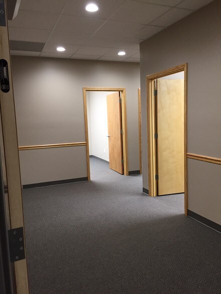 More Photos Of 1404 E Broadway, Gallatin Office For Lease