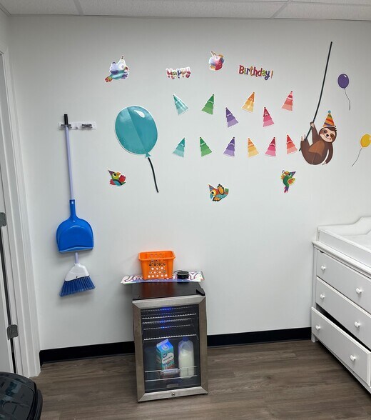 More Photos Of 1313 N Main St, Evansville Storefront For Sale