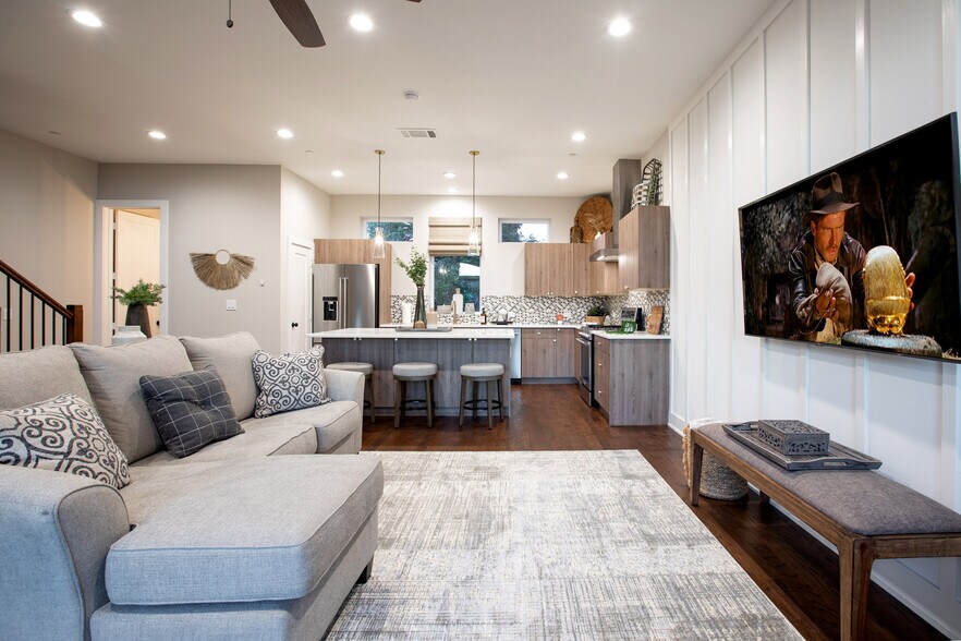 More Photos Of 4514 Cabell Dr, Dallas Apartments For Sale