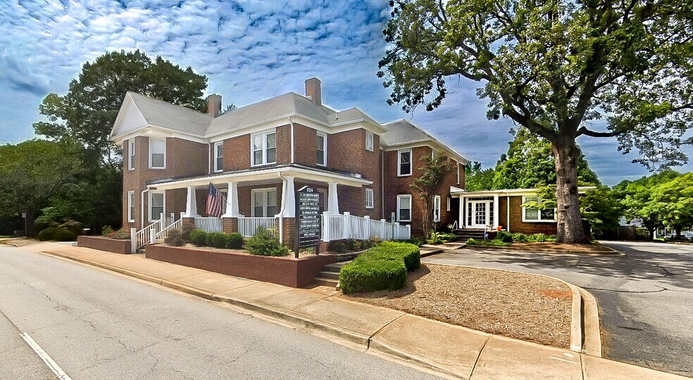 More Photos Of 324 E Saint John St, Spartanburg Office For Lease