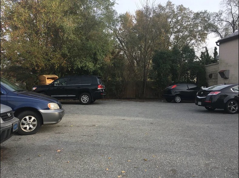 More Photos Of 304 N Buckmarsh St, Berryville Restaurant For Sale