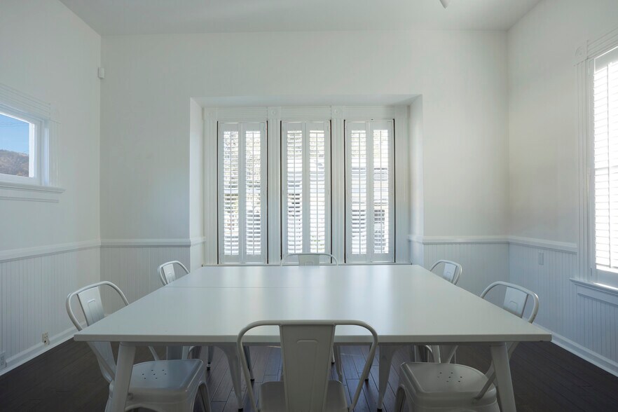 More Photos Of 310-316 E Matilija St, Ojai Storefront For Sale