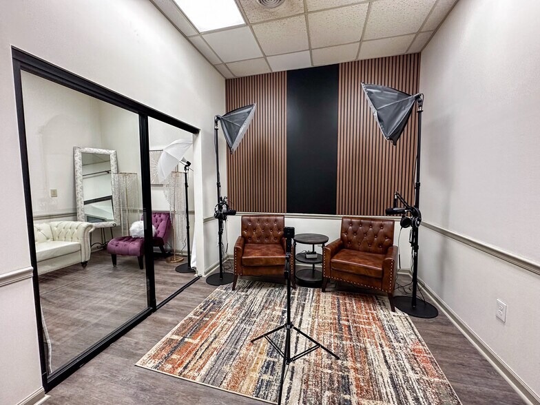 More Photos Of 3000-3002 Bob Wallace Ave SW, Huntsville Light Distribution For Sale