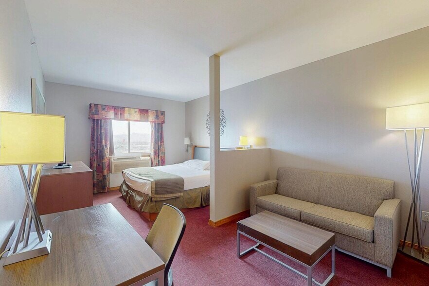 More Photos Of 5646 Paisano Dr, El Paso Hotel For Sale