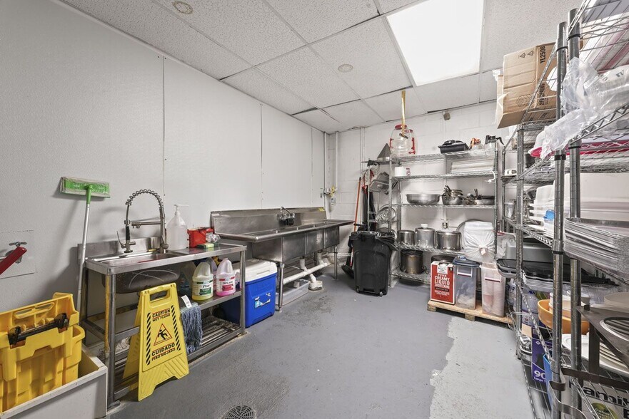 More Photos Of 165 Madison Ave, Albany Storefront Retail Residential For Sale