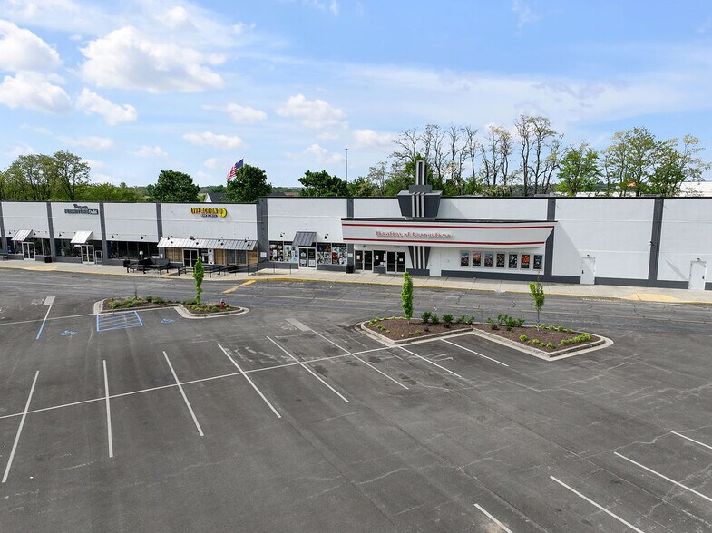 More Photos Of 401 Outlet Center Dr, Georgetown General Retail For Lease