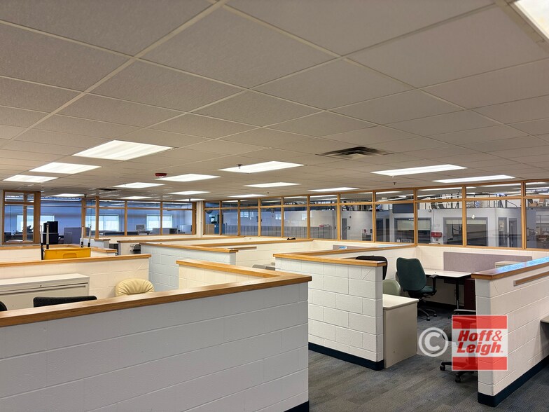 More Photos Of 1490 E 191st St, Euclid Light Manufacturing For Sale