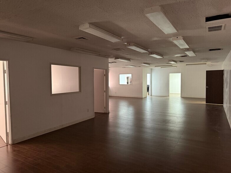 More Photos Of 3400 W 6th St, Los Angeles Office For Lease