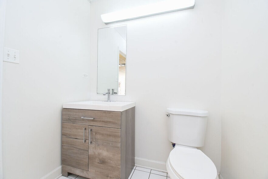 More Photos Of 2158 Grand Ave, Chicago Apartments For Sale