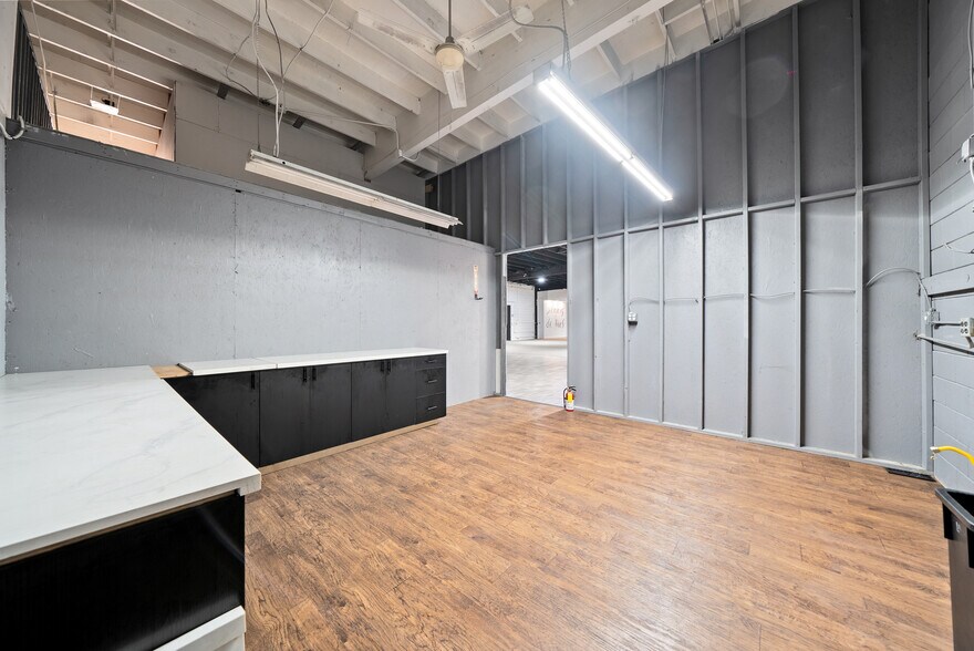 More Photos Of 6580 Federal Blvd, Lemon Grove Warehouse For Sale