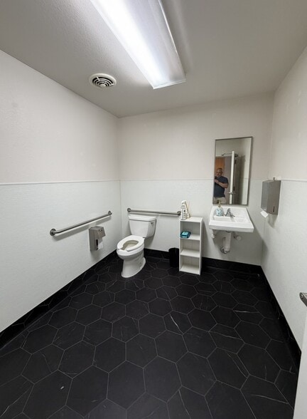 More Photos Of 705 Sutter St, Folsom Storefront Retail Office For Sale