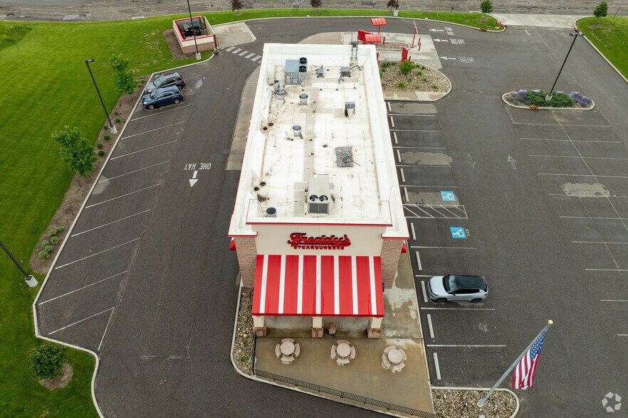 More Photos Of 1240 OH-303, Streetsboro Fast Food For Lease