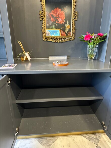 More Photos Of 74 Westchester ave, Pound Ridge General Retail For Lease