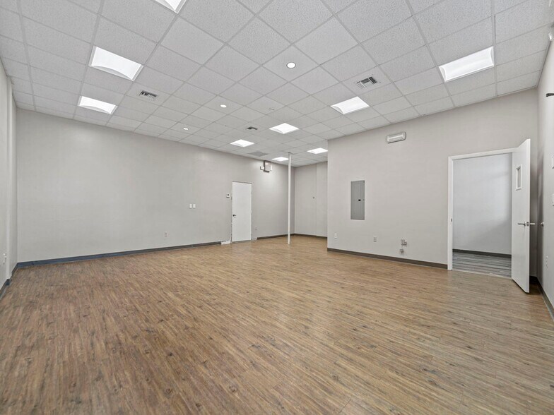 More Photos Of 731-745 Shotgun Rd, Sunrise Light Distribution For Sale