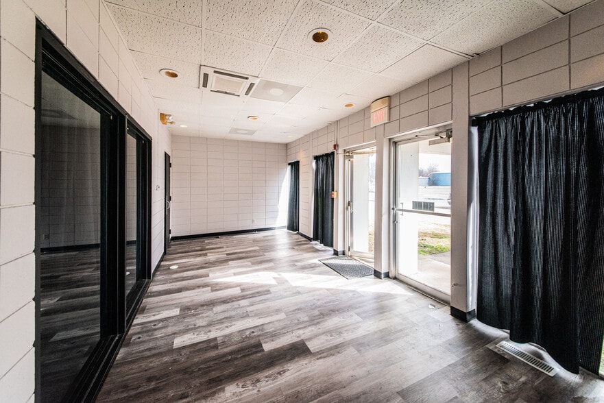 More Photos Of 3000 Irvin Cobb Dr, Paducah Warehouse For Sale