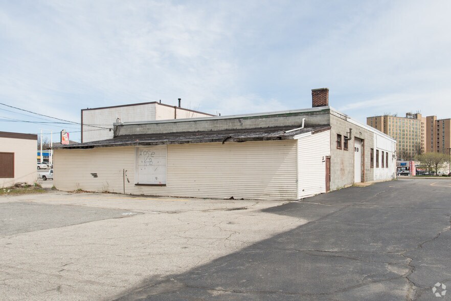 More Photos Of 618 Park Ave, Worcester Auto Repair For Sale