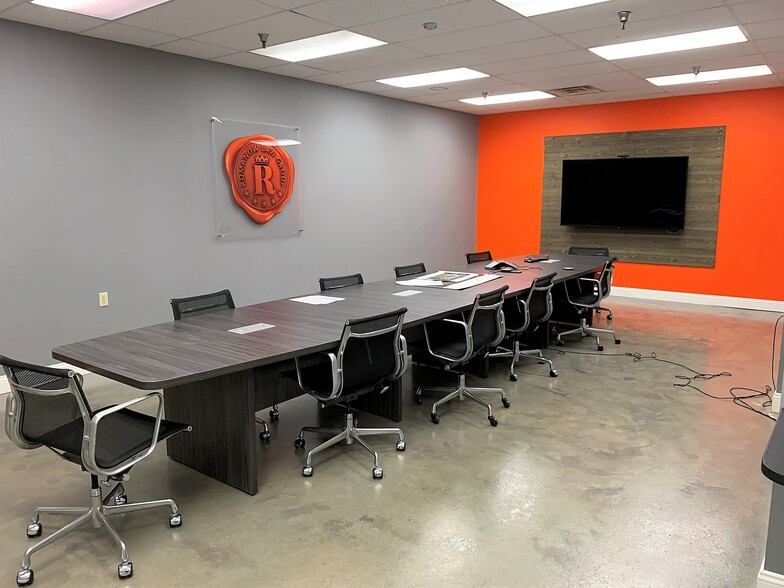 More Photos Of 4930 Mcknight Rd, Pittsburgh Freestanding For Sale