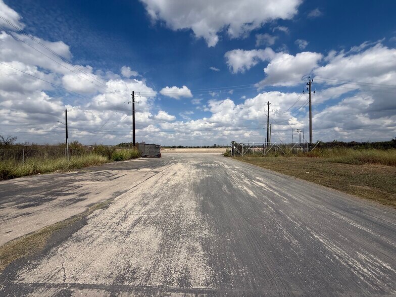 More Photos Of 5210 Fuqua St, Houston Land For Sale