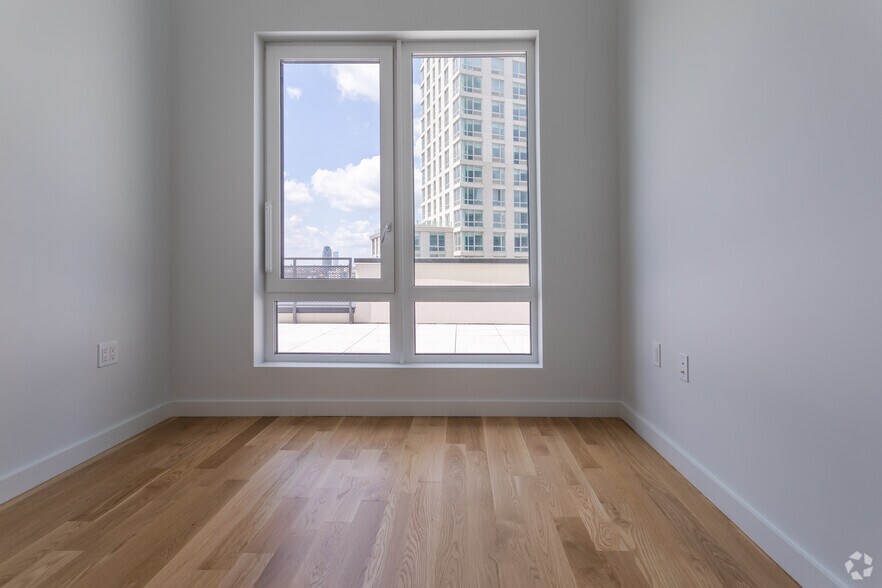 More Photos Of 45-67 Davis St, Long Island City Apartments For Lease