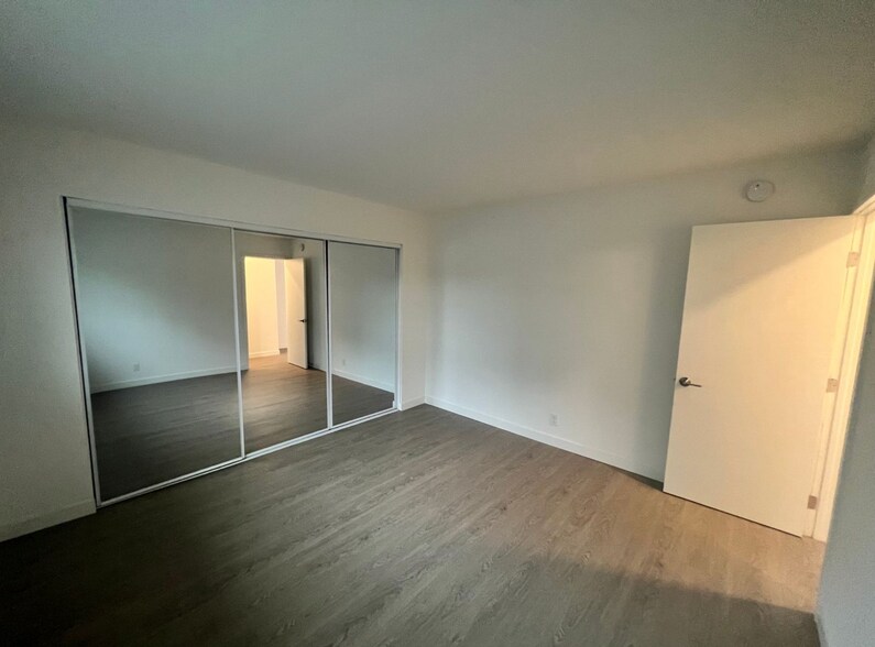 More Photos Of 5331 Cahuenga Blvd, North Hollywood Apartments For Sale