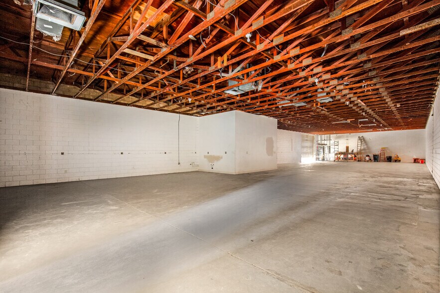 More Photos Of 18738 5th St, Bloomington Industrial For Sale