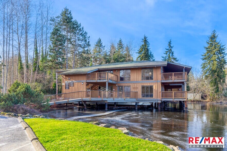 More Photos Of 20102 Cedar Valley Rd, Lynnwood Office For Sale