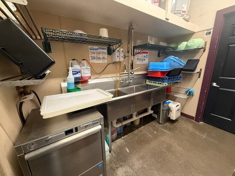 More Photos Of 10 East St, East Granby Storefront Retail Office For Lease